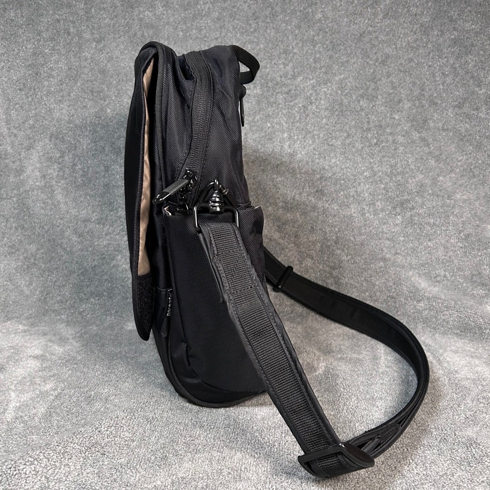 Pacsafe Messenger Bag Black Anti-Theft Crossbody Travel Shoulder Bag - Picture 5 of 16